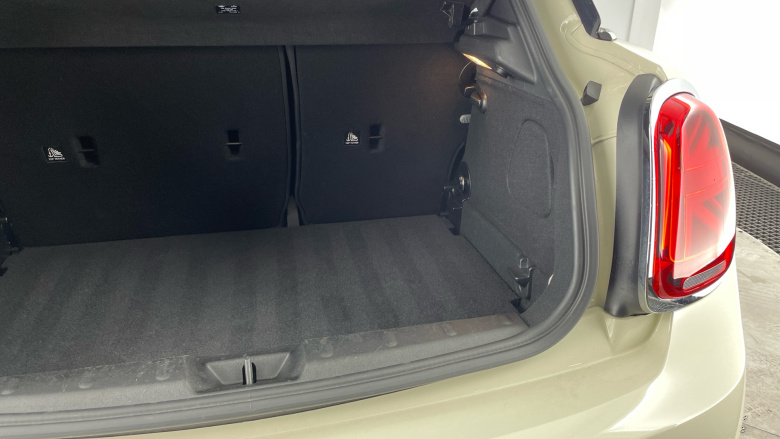 MINI Hatchback 1.5 Cooper Exclusive 5dr Auto Petrol Hatchback